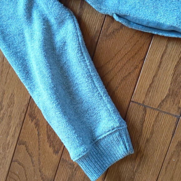 Size 5 Janie and Jack knit long sleeve pocketed top with button closures - Picture 6 of 7